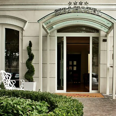 Siri Hotel-3