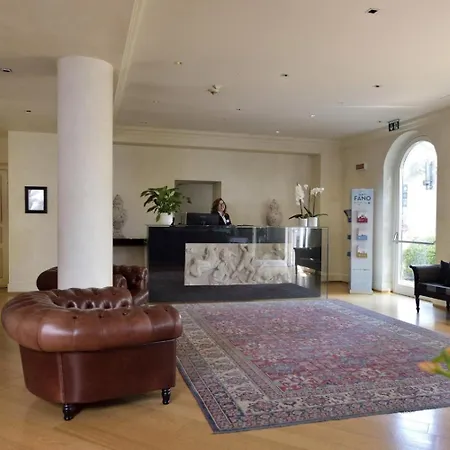 Siri Hotel-2
